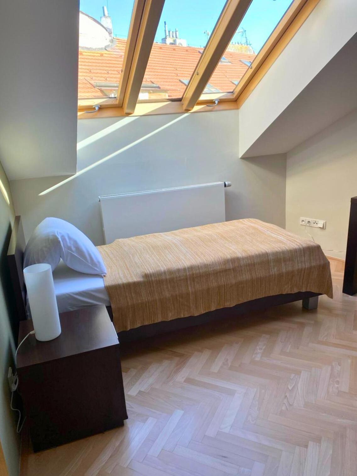 Aparthotel Rezidence Ostrovni Praga Zewnętrze zdjęcie